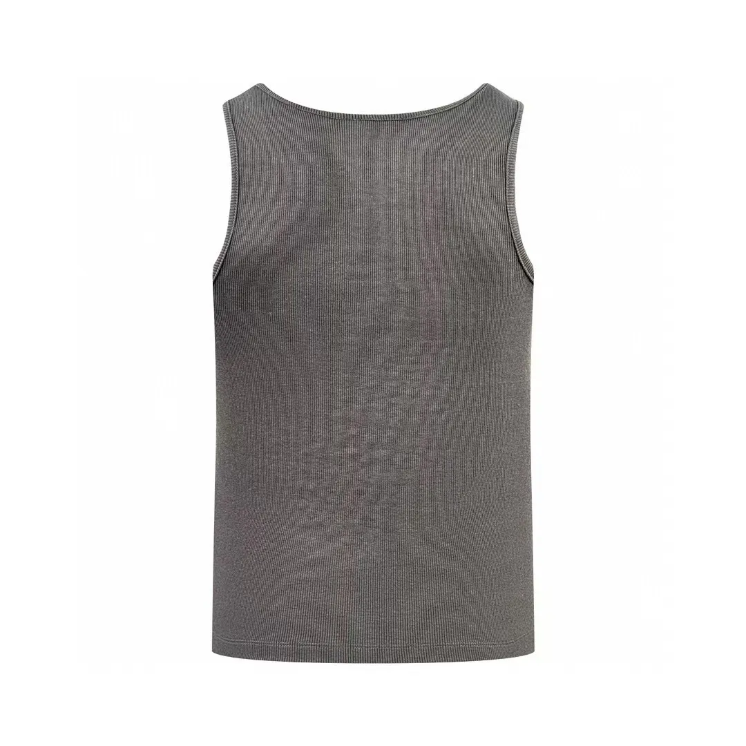 P160SaintLaurent logo embroidered vest Customized Dream Yayun ribbed cotton Delicate texture Comfortable and close to the skin Interpretation of elegance with pure black color The iconic YSL logo embroidery is vivid on the clothing Low-key but eye-catching Highlighting the unique identity and charm Highlighting the shoulder lines Feeling the confidence from the inside out Process 1: Using imported machine embroidery technology Using advanced computer control systems and sophisticated mechanical components to achieve YSL logo embroidery operations with high precision and smooth and delicate lines Process 2: The fabrics have been washed and have a better hand feel. Not easy to deform, not easy to shrink, not easy to fade, and maintain long-term beauty. Accessories: Customized 1:1 YSL trademark Size: XS S M L